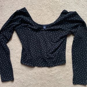 black long sleeve crop top